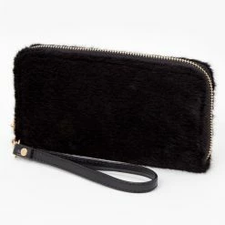 Brand new 👍 Claire's Furry Wristlet - Black 🎉